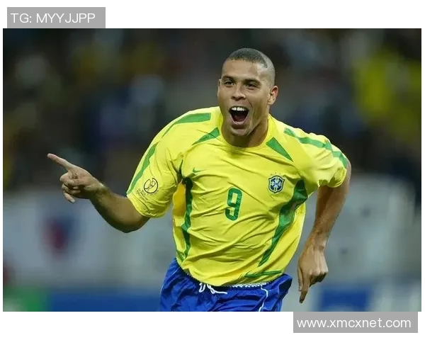 全球顶级足球明星齐聚，各大豪门队徽背后隐藏的传奇故事与荣耀时刻